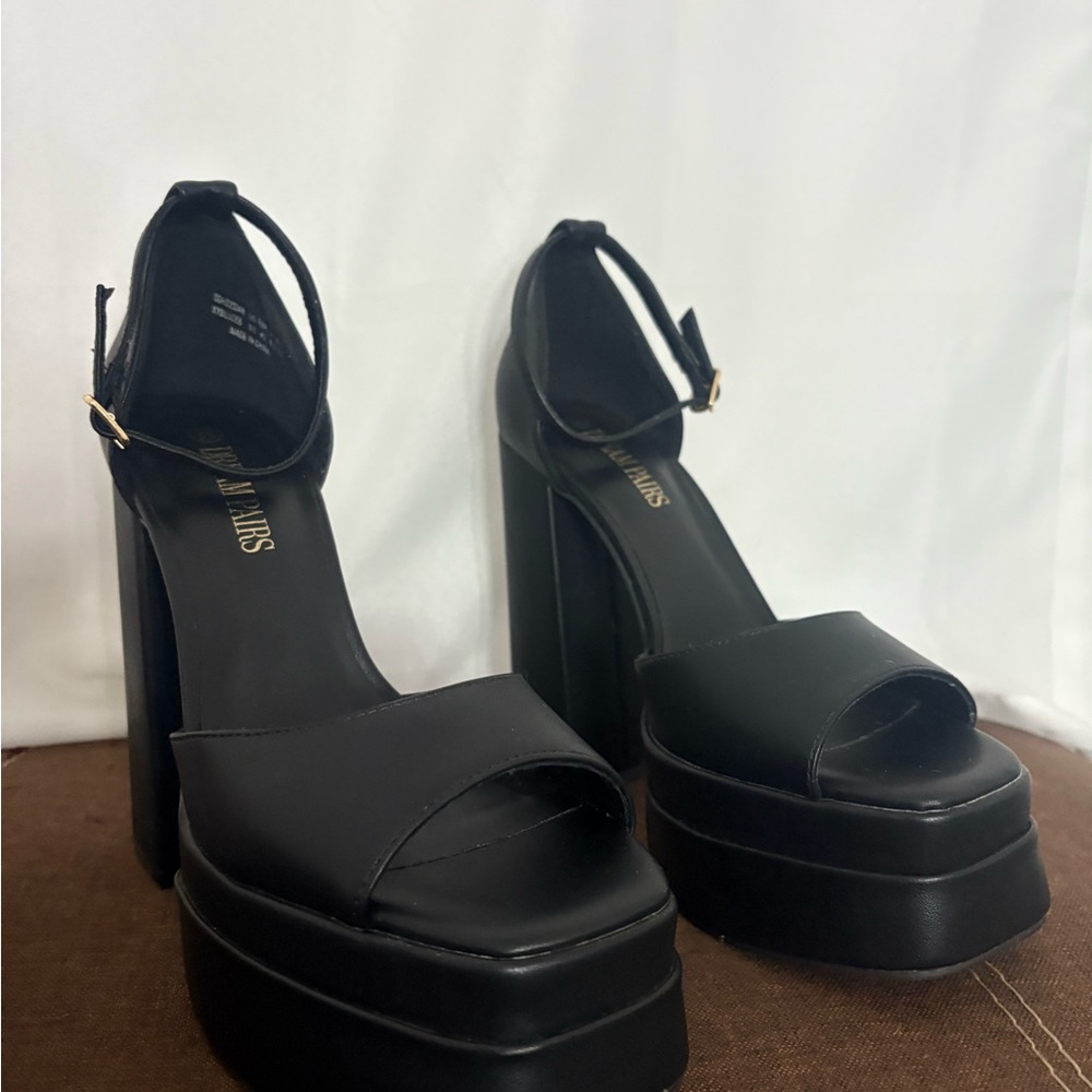 Dream Pairs Black Platform Heels